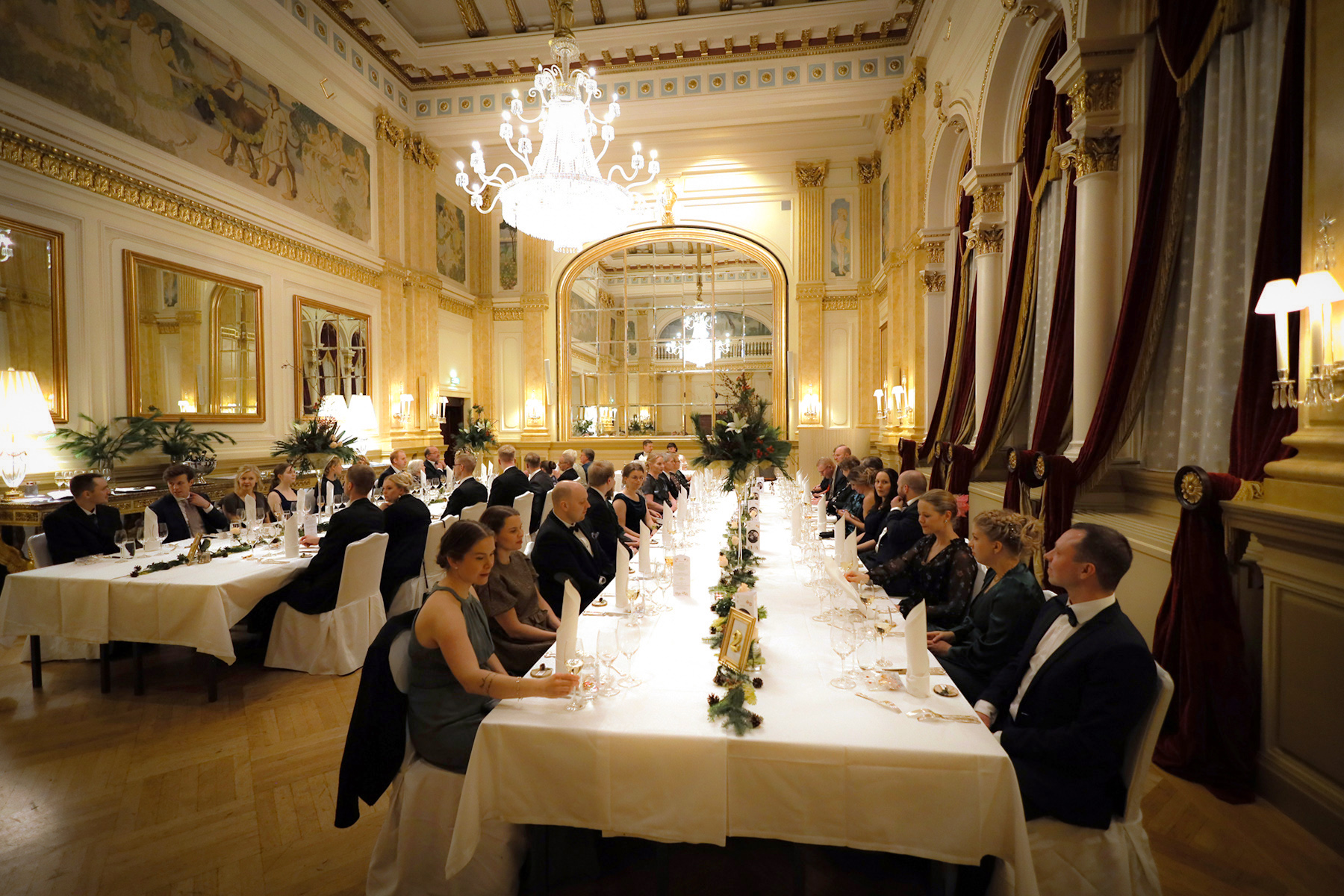 Hääkuvaus Kämp hotelli peilisali